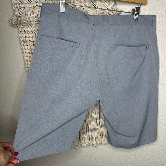 TravisMathew Light Gray Shorts Size 33 - Picture 2 of 4